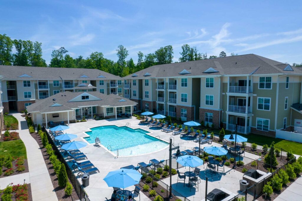 Sapphire Apartments at Centerpointe 